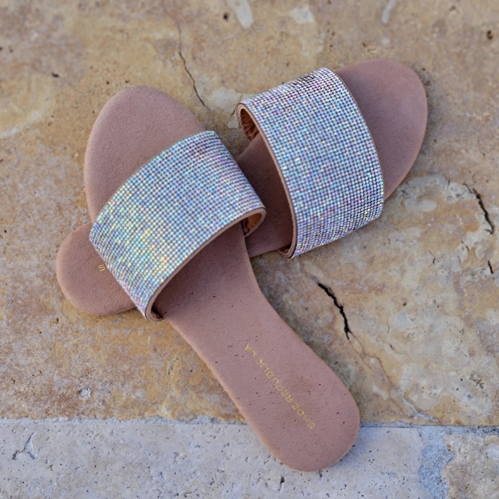 Women's Rhinestone Flats Sandals Taupe Color - Picture 2 of 4